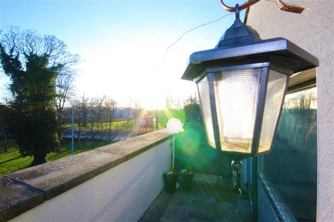 Apartment, 33 Glebe Hall, Kill Avenue, Dun Laoghaire, Co. Dublin