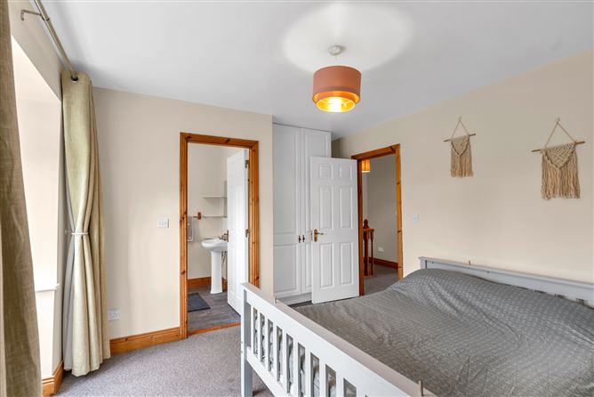 Photo 5 of 22 — 6 Hollands Park, Athy, Co. Kildare
