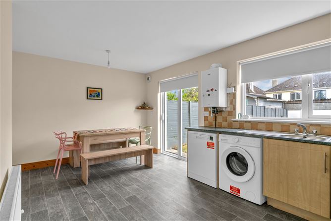 6 Hollands Park, Athy, Co. Kildare