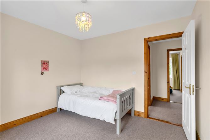 Photo 18 of 22 — 6 Hollands Park, Athy, Co. Kildare