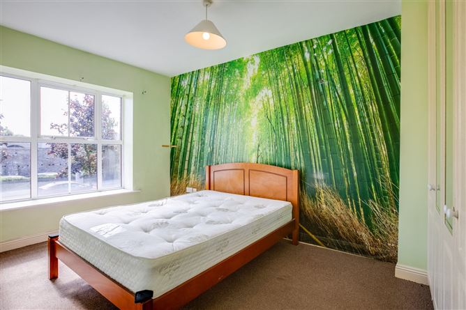 24 Loftus Square, Rathfarnham Gate, Rathfarnham, Dublin 14