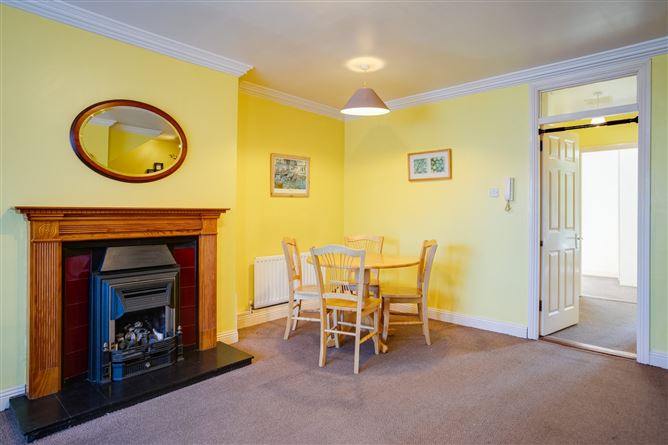 24 Loftus Square, Rathfarnham Gate, Rathfarnham, Dublin 14