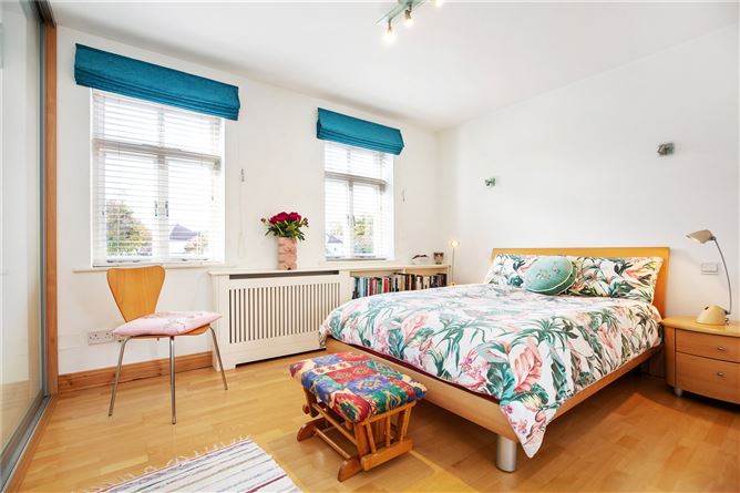 10 Hampton Crescent, St Helens Wood, Booterstown, Co. Dublin