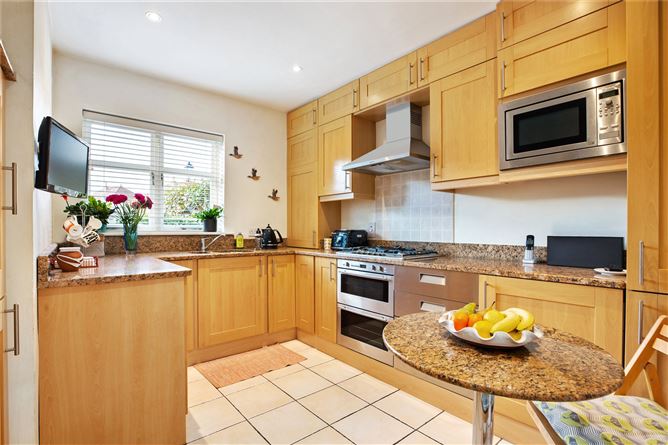 10 Hampton Crescent, St Helens Wood, Booterstown, Co. Dublin
