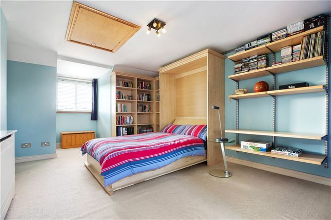 10 Hampton Crescent, St Helens Wood, Booterstown, Co. Dublin