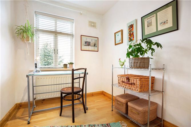 10 Hampton Crescent, St Helens Wood, Booterstown, Co. Dublin