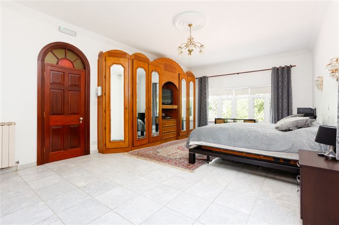 Hanlon's Farm, Maddenstown, Curragh, Kildare
