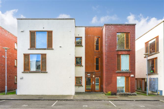 17 Fort Ostman, Old County Glen, Crumlin, Dublin 12