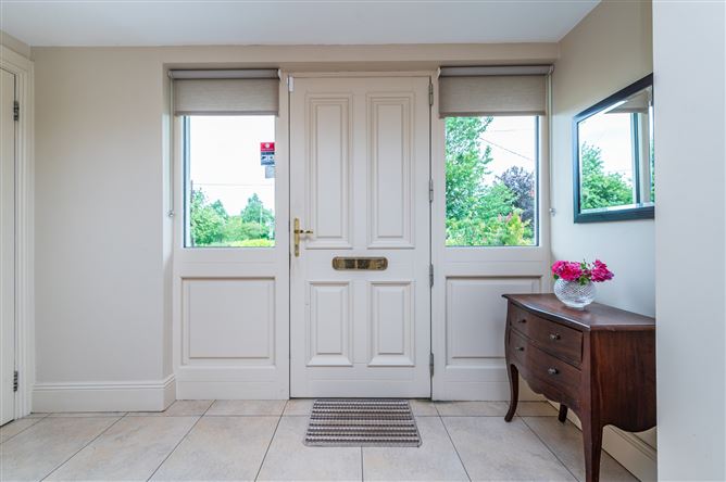 https://photos-a.propertyimages.ie/media/8/4/7/5018748/aca28cbd-ffc2-47b7-a3e2-8531d97ae570_l.jpg