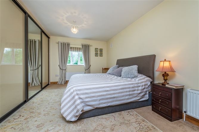 https://photos-a.propertyimages.ie/media/8/4/7/5018748/aca28cbd-ffc2-47b7-a3e2-8531d97ae570_l.jpg