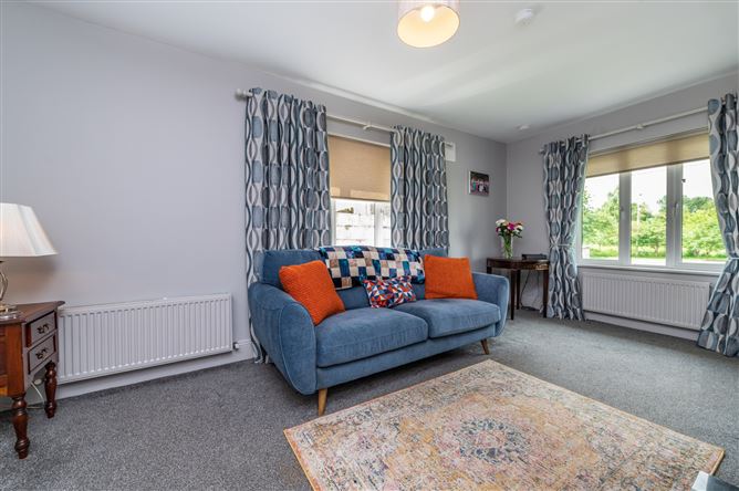 https://photos-a.propertyimages.ie/media/8/4/7/5018748/aca28cbd-ffc2-47b7-a3e2-8531d97ae570_l.jpg