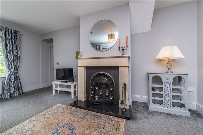 https://photos-a.propertyimages.ie/media/8/4/7/5018748/aca28cbd-ffc2-47b7-a3e2-8531d97ae570_l.jpg