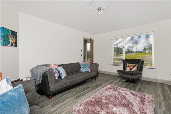 No. 14 Manor Grove, Roxborough, Wexford Town, Wexford