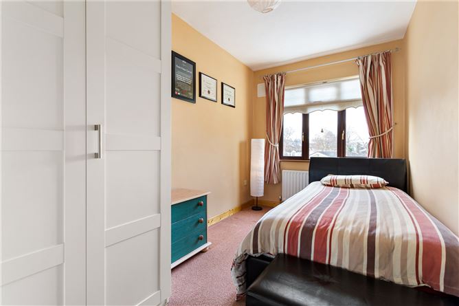 27 Forest Park, Kingswood, Dublin 24