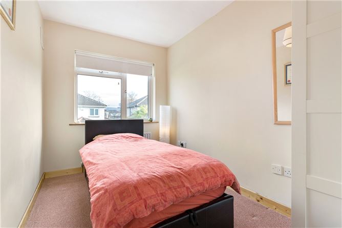 27 Forest Park, Kingswood, Dublin 24