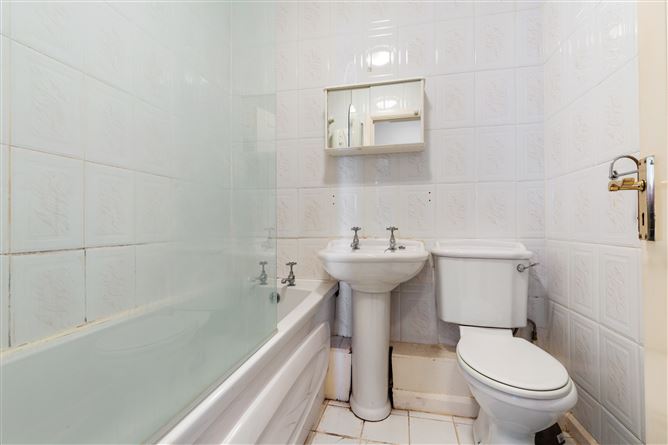 8 Crescent House , Clontarf, Dublin 3