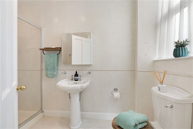 33 Kenilworth Square, Rathgar,   Dublin 6