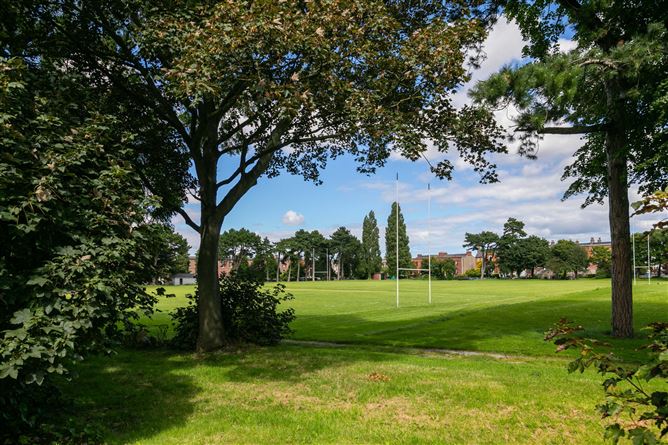 33 Kenilworth Square, Rathgar,   Dublin 6