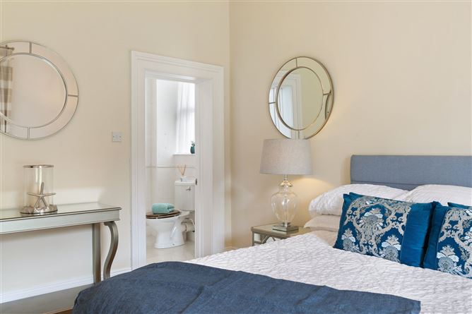33 Kenilworth Square, Rathgar,   Dublin 6