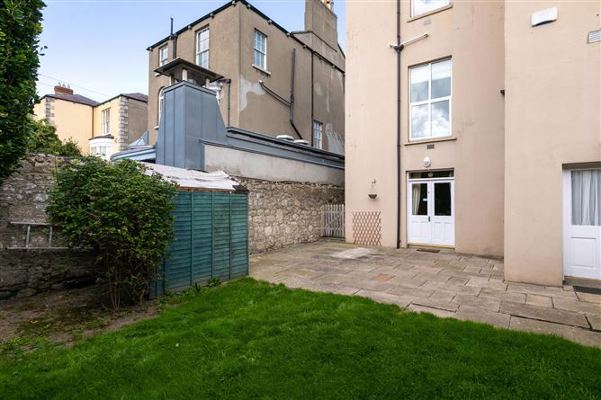 33 Kenilworth Square, Rathgar,   Dublin 6