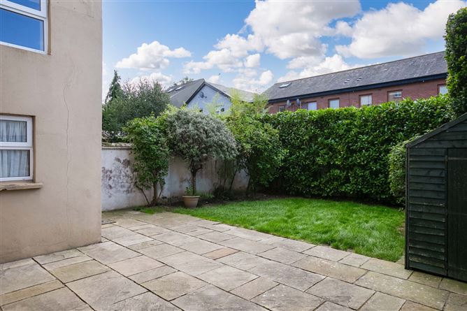 33 Kenilworth Square, Rathgar,   Dublin 6