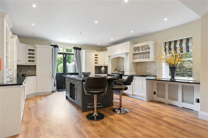 33 Kenilworth Square, Rathgar,   Dublin 6
