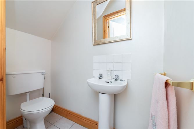 https://photos-a.propertyimages.ie/media/8/4/8/4923848/e06c8bbb-03cf-40f3-a3ae-fa28bb2f3b50_l.jpg