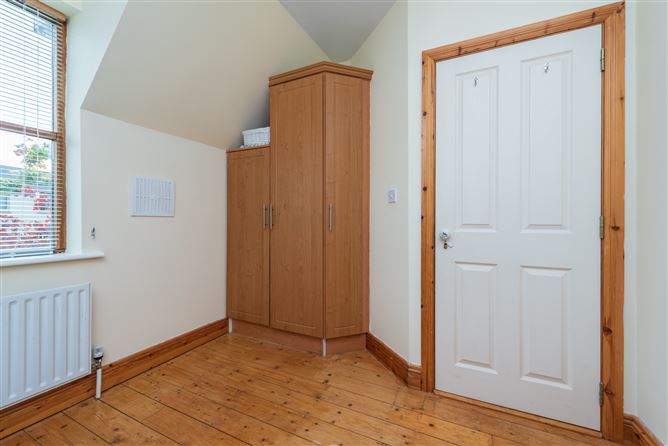 https://photos-a.propertyimages.ie/media/8/4/8/4923848/e06c8bbb-03cf-40f3-a3ae-fa28bb2f3b50_l.jpg