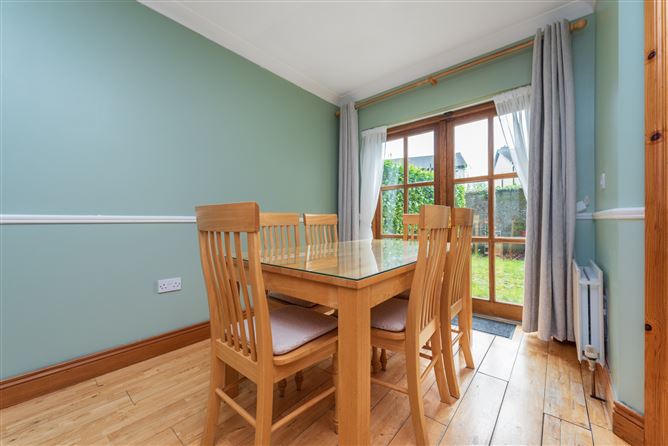 https://photos-a.propertyimages.ie/media/8/4/8/4923848/e06c8bbb-03cf-40f3-a3ae-fa28bb2f3b50_l.jpg