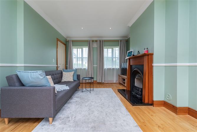 https://photos-a.propertyimages.ie/media/8/4/8/4923848/e06c8bbb-03cf-40f3-a3ae-fa28bb2f3b50_l.jpg