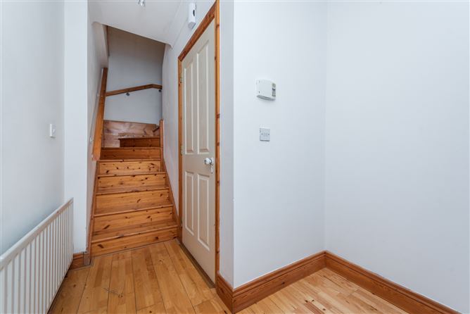 https://photos-a.propertyimages.ie/media/8/4/8/4923848/e06c8bbb-03cf-40f3-a3ae-fa28bb2f3b50_l.jpg