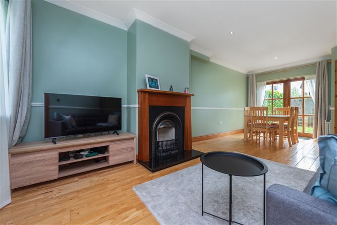 https://photos-a.propertyimages.ie/media/8/4/8/4923848/e06c8bbb-03cf-40f3-a3ae-fa28bb2f3b50_l.jpg