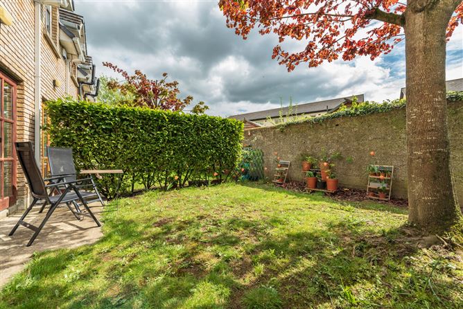 https://photos-a.propertyimages.ie/media/8/4/8/4923848/e06c8bbb-03cf-40f3-a3ae-fa28bb2f3b50_l.jpg