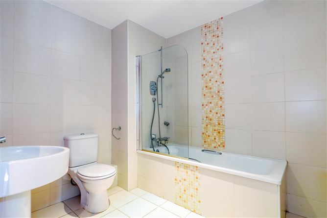 49 Cuirt Seoige, Bohermore, Galway