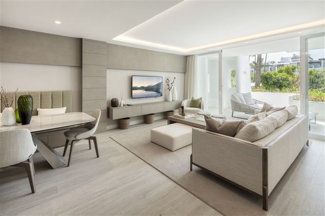 Spain, Marbella, Marbella Golden Mile - COSTA-00680P