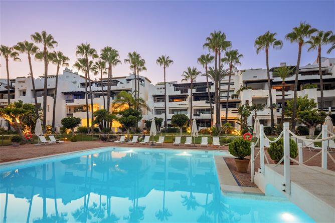 Spain, Marbella, Marbella Golden Mile - COSTA-00680P