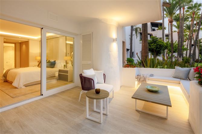Spain, Marbella, Marbella Golden Mile - COSTA-00680P