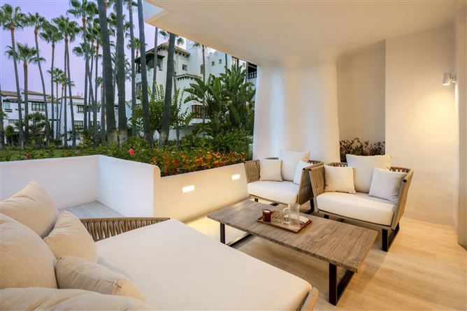 Spain, Marbella, Marbella Golden Mile - COSTA-00680P