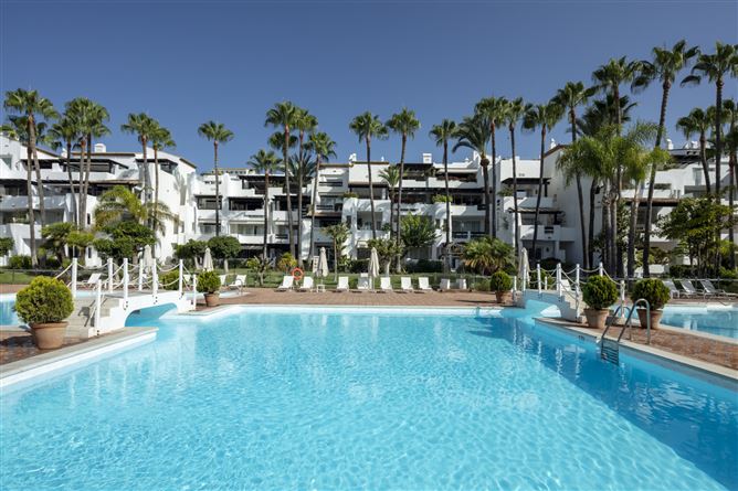 Spain, Marbella, Marbella Golden Mile - COSTA-00680P