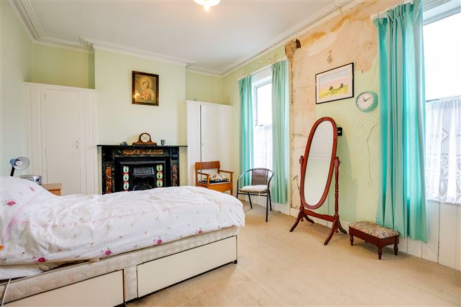 25 Oaklands Terrace, Terenure, Dublin 6
