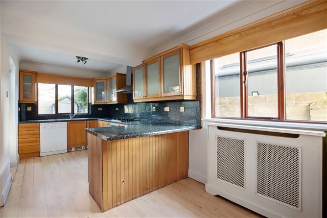 1 Sefton Green, Rochestown Avenue, Dun Laoghaire, Co. Dublin