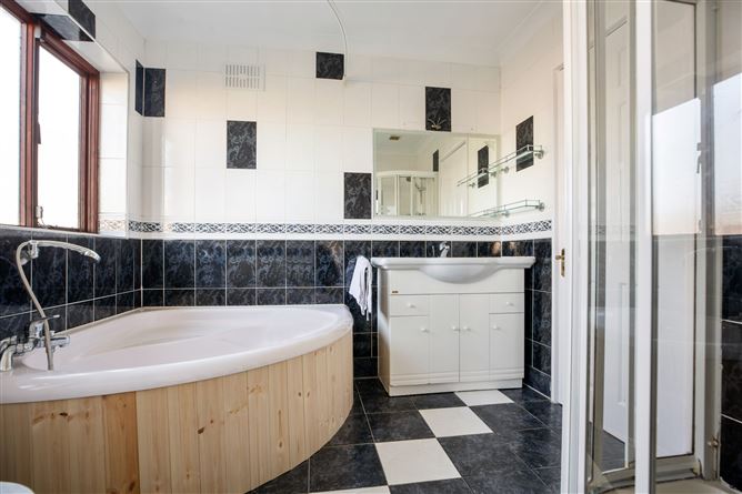 1 Sefton Green, Rochestown Avenue, Dun Laoghaire, Co. Dublin