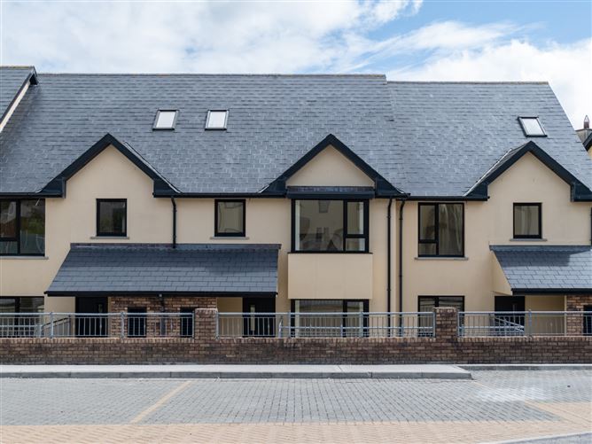 35 The Estuary, Spa Hill, Youghal, Co. Cork.