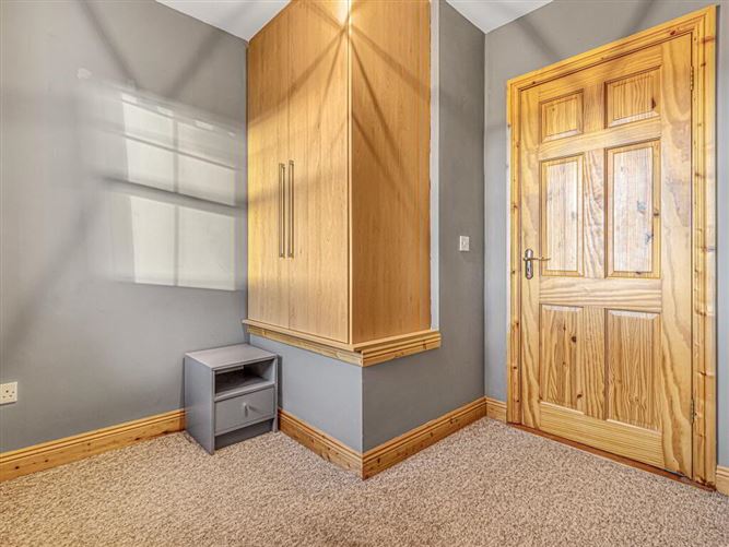 Crossneen Manor, 127 Leighlin Road, Carlow