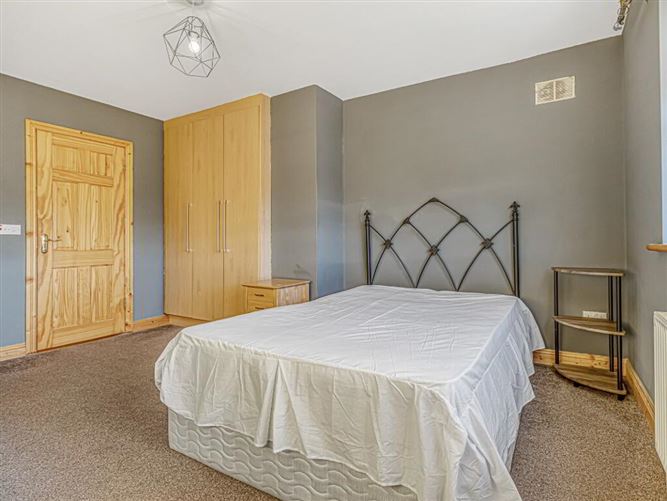 Crossneen Manor, 127 Leighlin Road, Carlow
