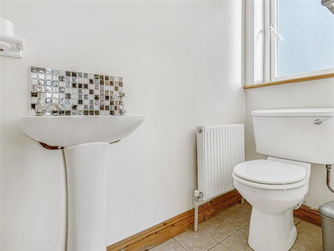 Crossneen Manor, 127 Leighlin Road, Carlow