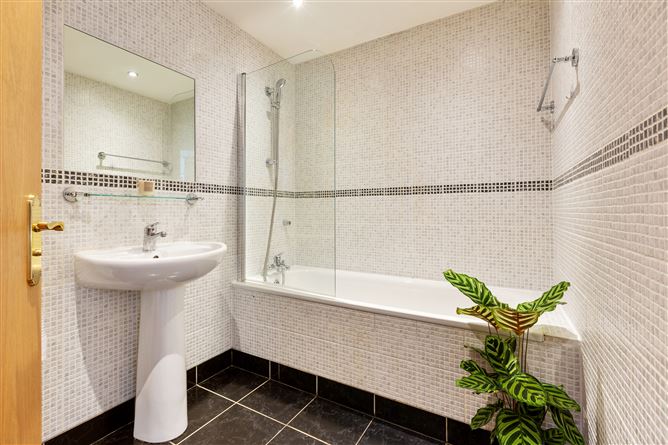 33 The Holly, Rockfield , Dundrum, Dublin 16