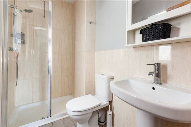 https://photos-a.propertyimages.ie/media/8/5/1/5002158/d410187e-35b3-49d0-9aef-fbcce894d519_l.jpg