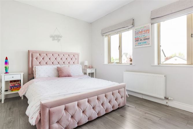 https://photos-a.propertyimages.ie/media/8/5/1/5002158/d410187e-35b3-49d0-9aef-fbcce894d519_l.jpg