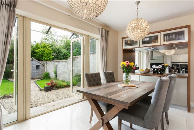 https://photos-a.propertyimages.ie/media/8/5/1/5002158/d410187e-35b3-49d0-9aef-fbcce894d519_l.jpg